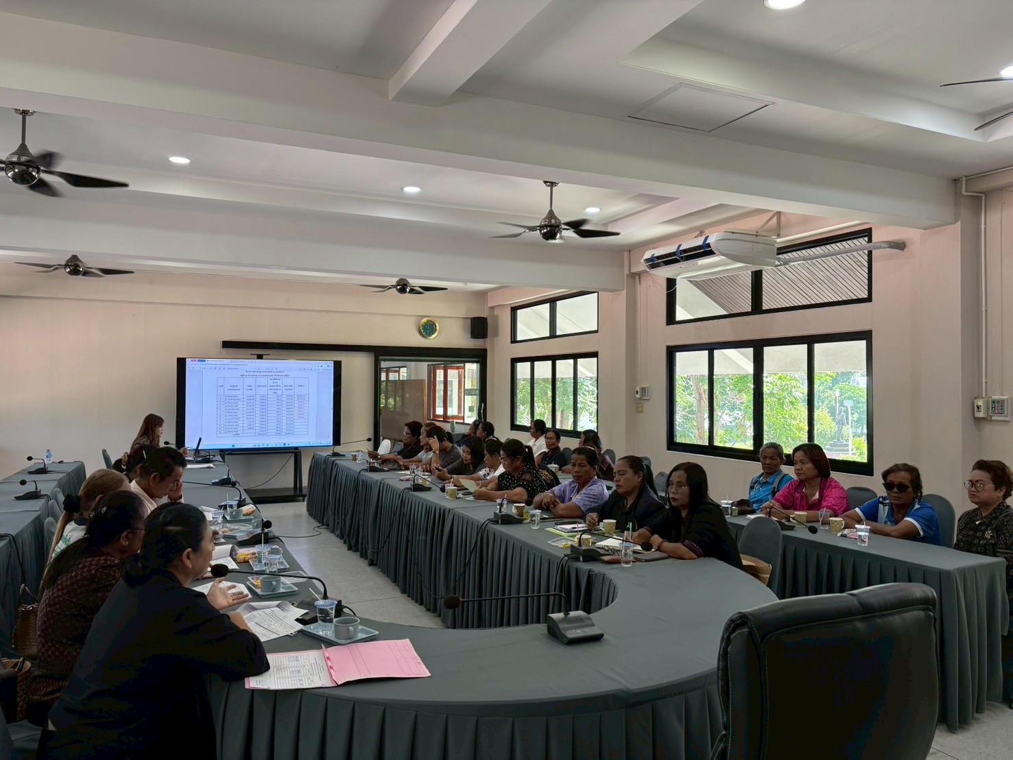 พช.ขามทะเลสอ ดำเนินการประชุมคณะอนุกรรมการกลั่นกรองและติดตามการดำเนินงานกองทุนพัฒนาบทบาทสตรีอำเภอขามทะเลสอ ประจำปีงบประมาณ 2569 ครั้งที่ 4/2569