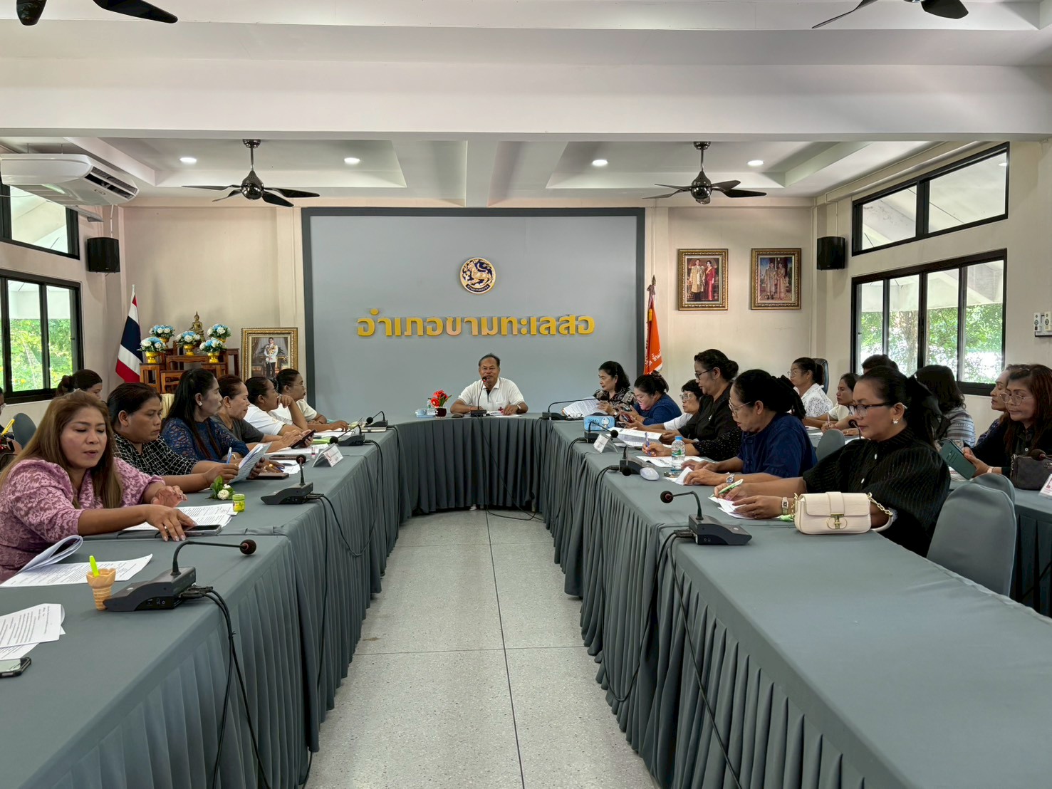พช.ขามทะเลสอ ดำเนินการประชุมคณะทำงานขับเคลื่อนกองทุนพัฒนาบทบาทสตรีตำบล ประจำปีงบประมาณ 2569 ครั้งที่ 4/2569